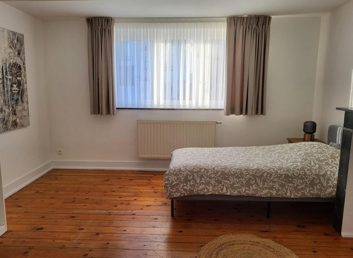 Brussels Bed & Blockchain Private Rooms With Shared Bathroom Etterbeek Exterior photo