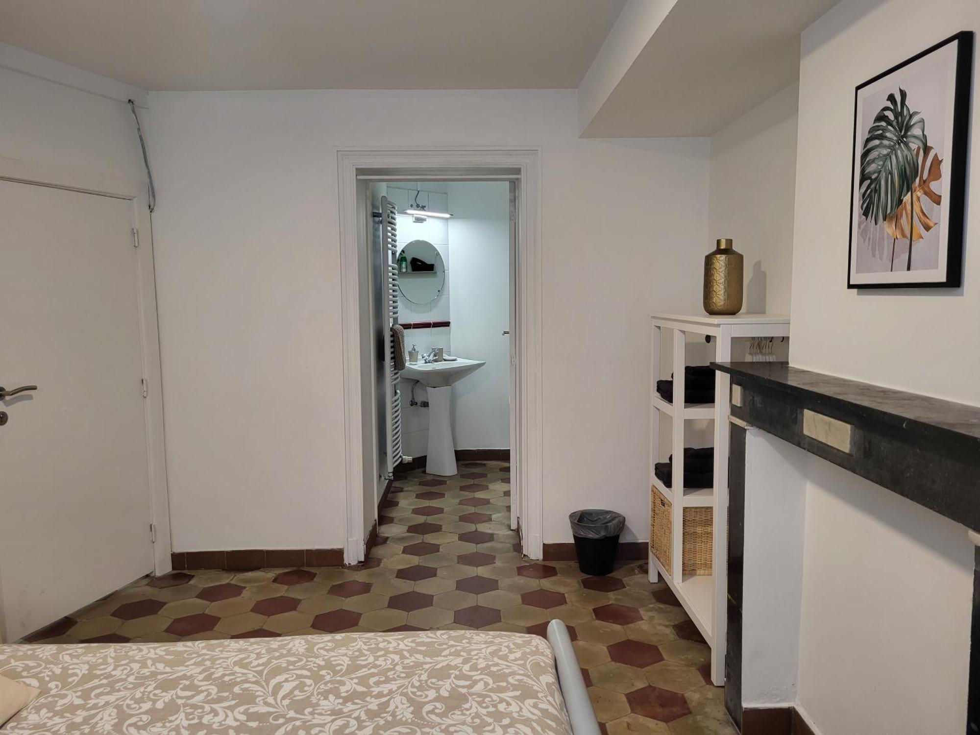 Brussels Bed & Blockchain Private Rooms With Shared Bathroom Etterbeek Room photo