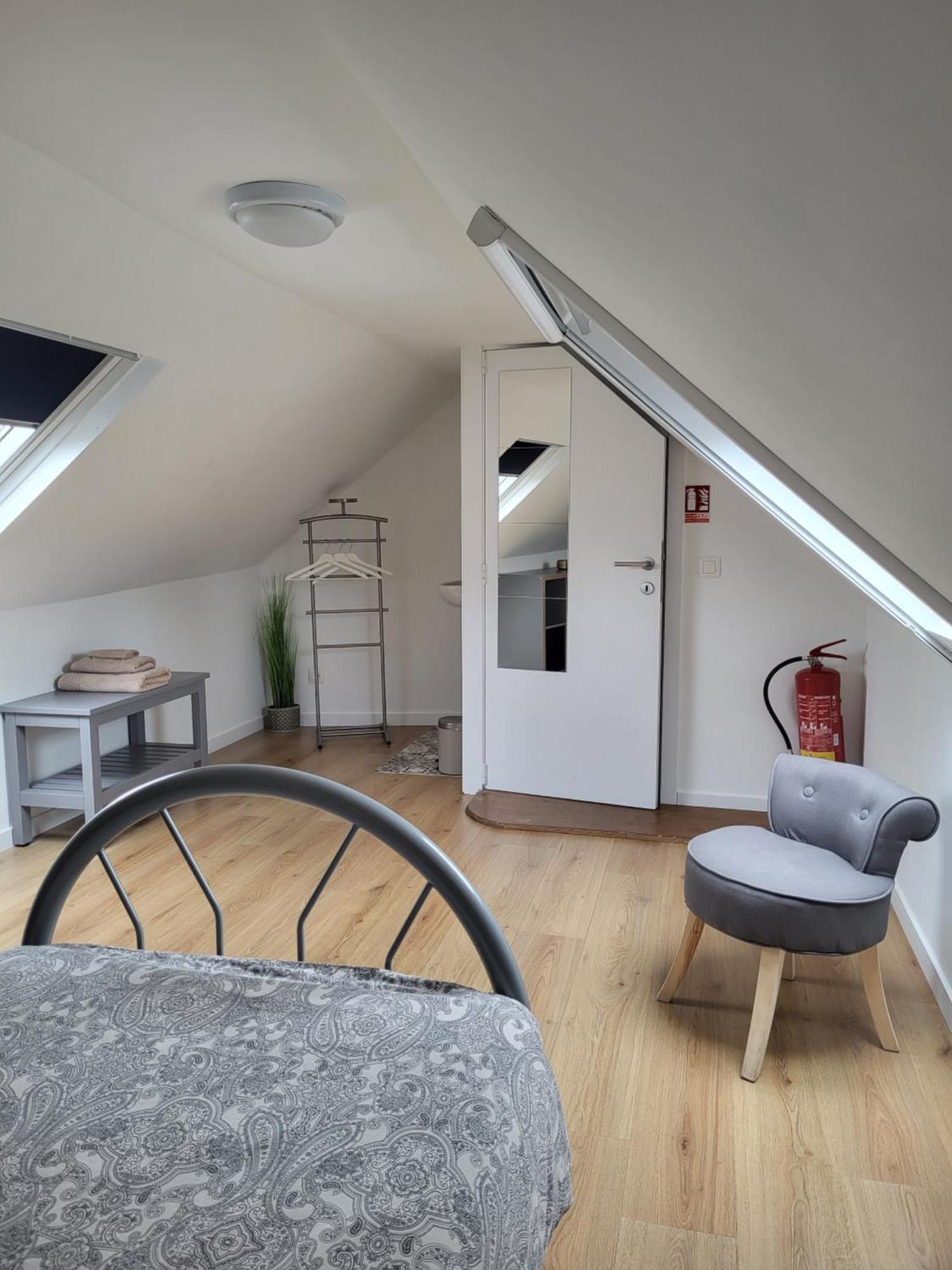 Brussels Bed & Blockchain Private Rooms With Shared Bathroom Etterbeek Exterior photo